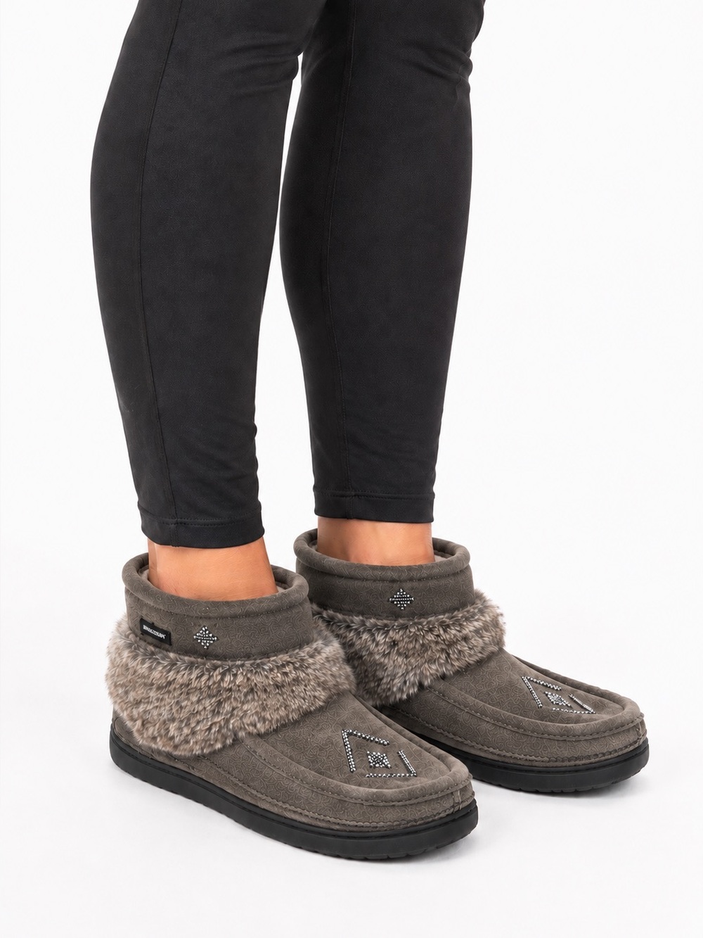 Size 8 Manitoba Mukluks Womens Proudly Aboriginal Faux Fur Moccasin Slipper Boot